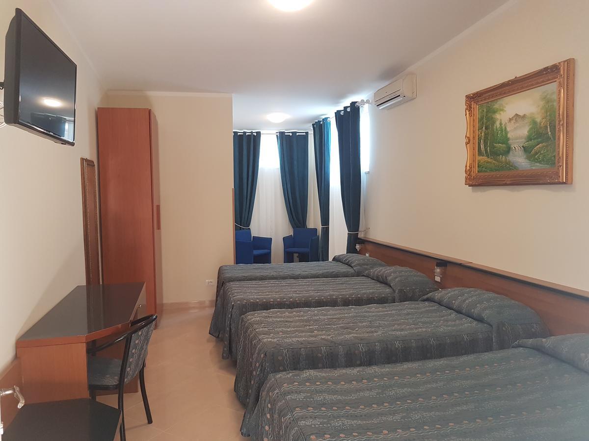 Hotel Chopin Fiumicino Exterior photo