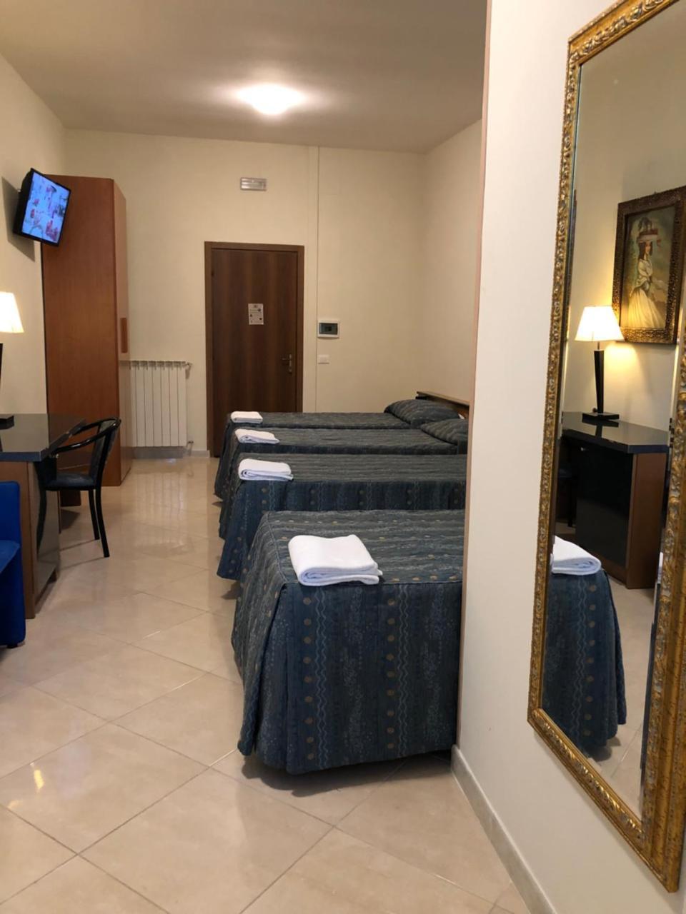 Hotel Chopin Fiumicino Exterior photo