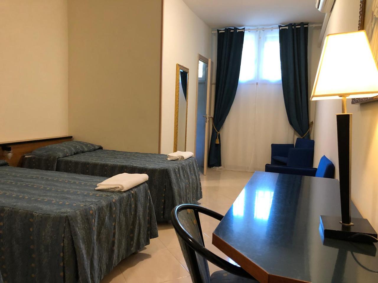Hotel Chopin Fiumicino Exterior photo